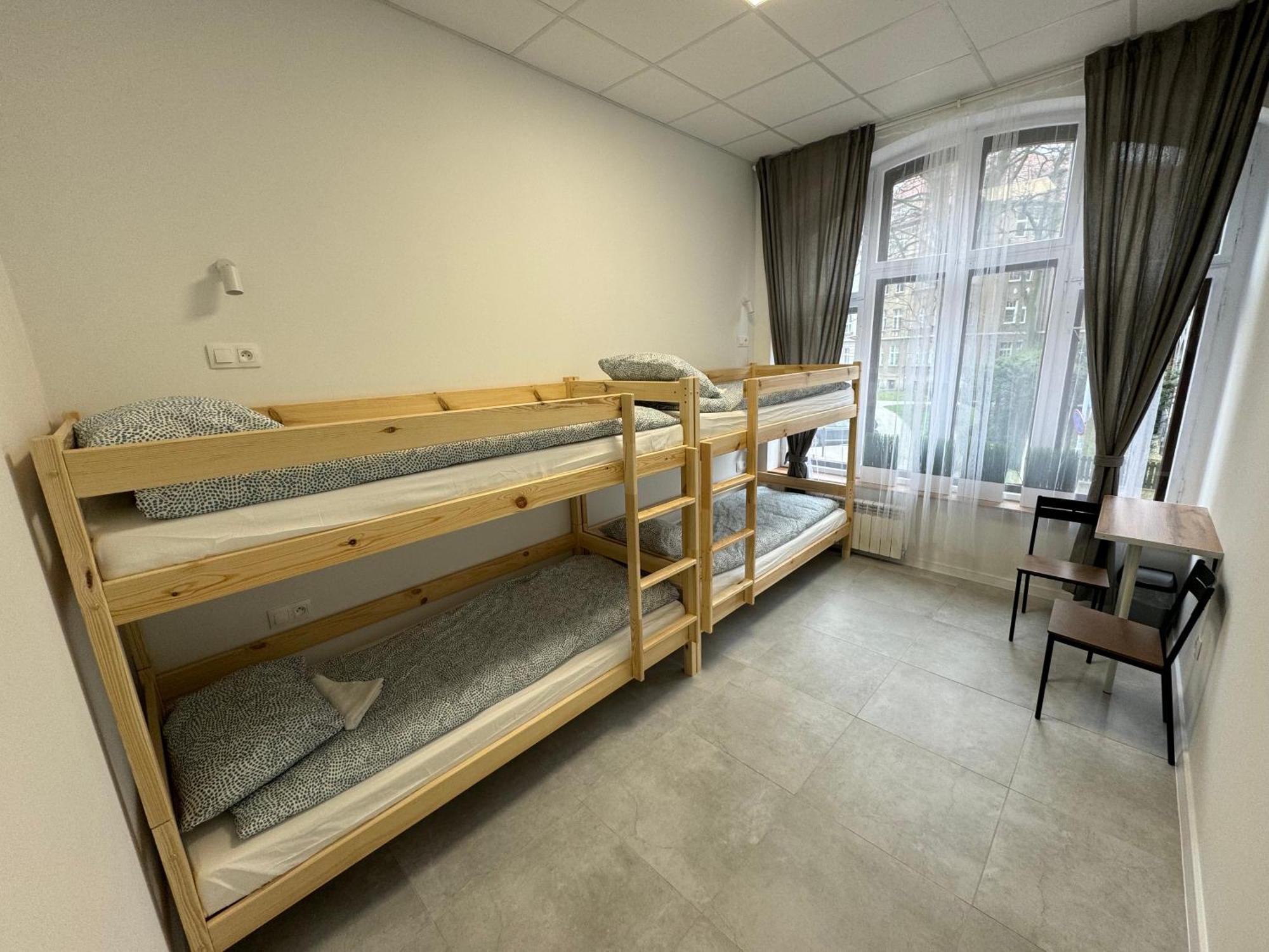 Green Hostel Katowice - 24H Parking Extérieur photo