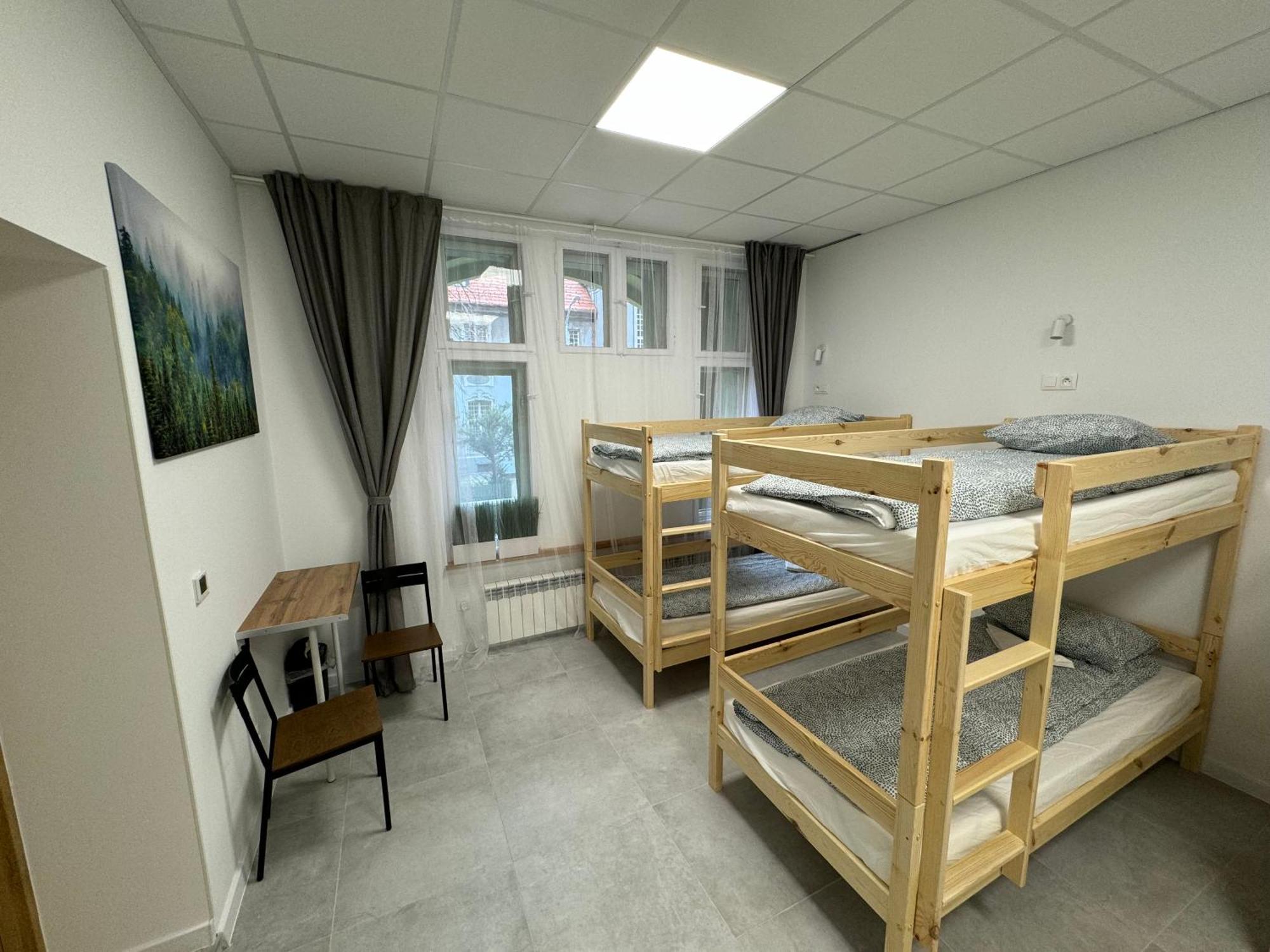 Green Hostel Katowice - 24H Parking Extérieur photo